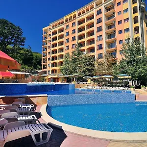 Kris At Paradise Park Hotel apartamentowy