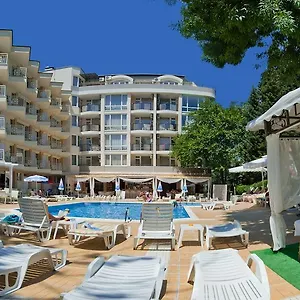 Karlovo מלון